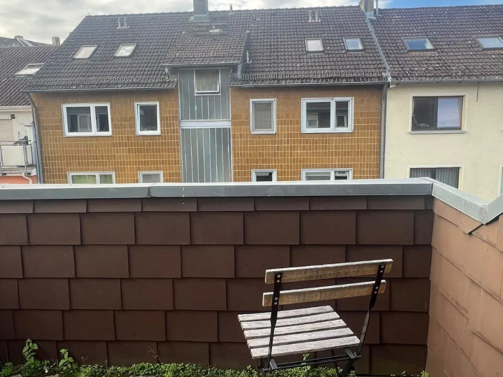 2-Zimmer-Dachgeschosswohnung mit Balkon & EBK