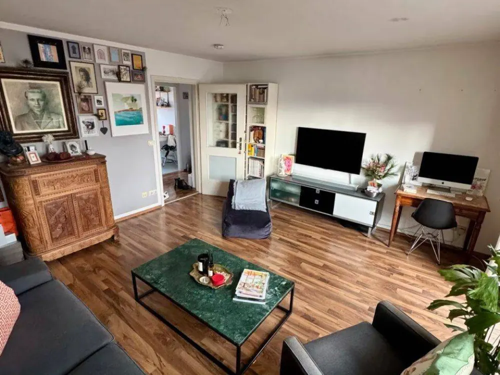 Bright 2.5-Room Apartment with Balcony & Parking Space