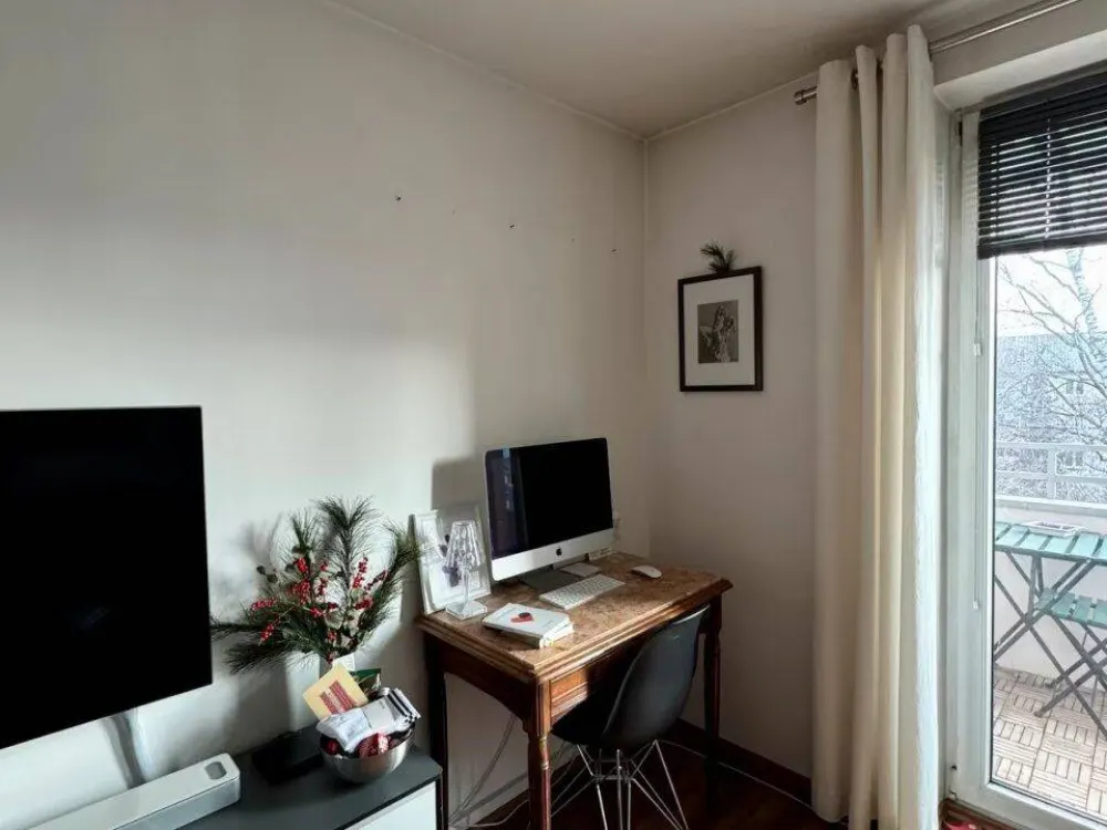 Bright 2.5-Room Apartment with Balcony & Parking Space