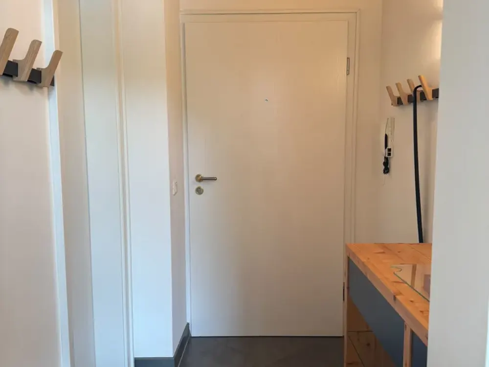 Helle DG-Wohnung, Teilmöbliert, Tolle Lage in bevorzugter Wohngegend