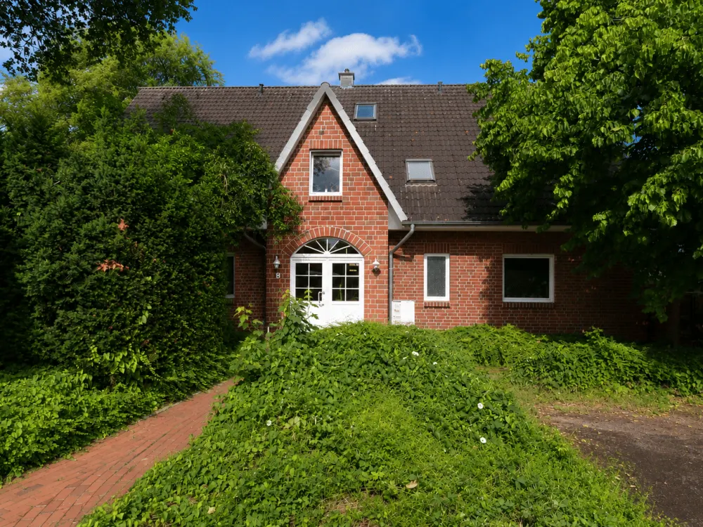Charming Ground Floor Apartment with Terrace and Additional Garden Share