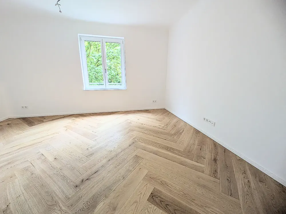 *Stattliche, soeben moderniserte 4-Zi.-Wohnung mit 2 Bädern am Vogelsang*
