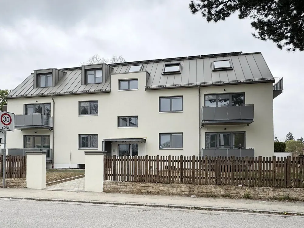 Erstbezug nach Kernsanierung: Großzügige 3-Zimmer-Wohnung mit Balkon in München-Trudering - WE 5