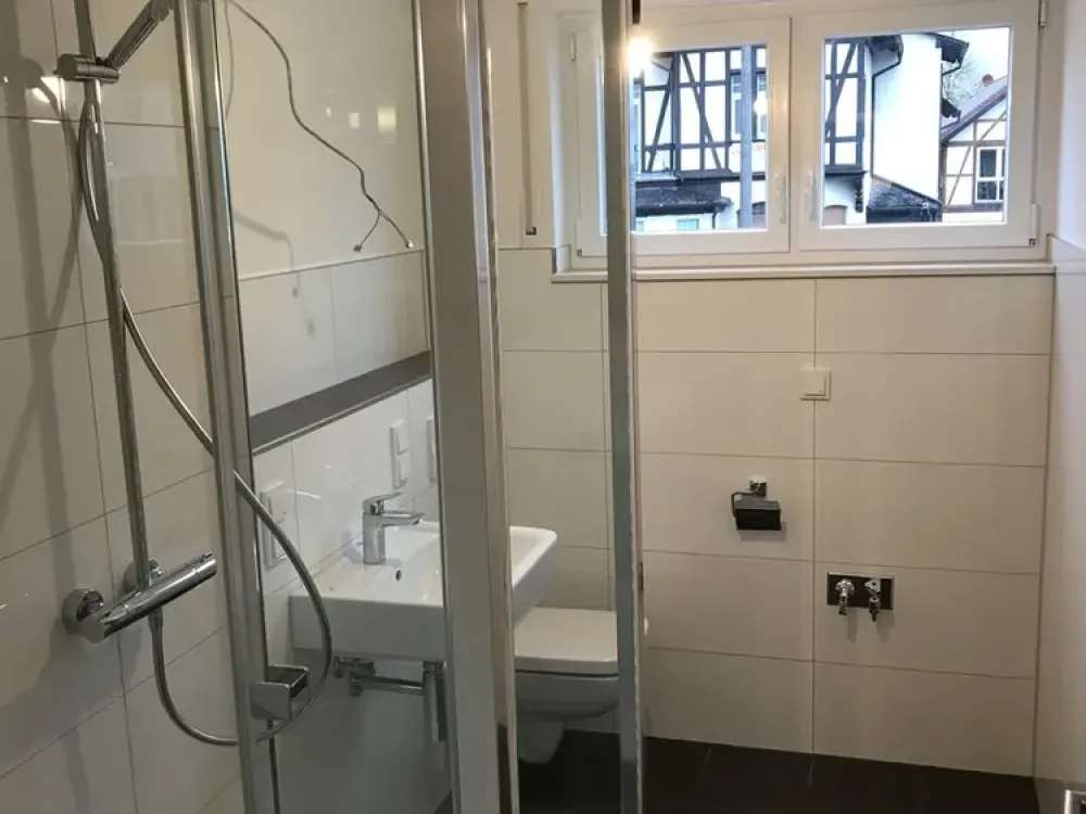 Exklusives, kernsaniertes Apartment (1ZKBB) mit Balkon im Zentrum von Bad Homburg