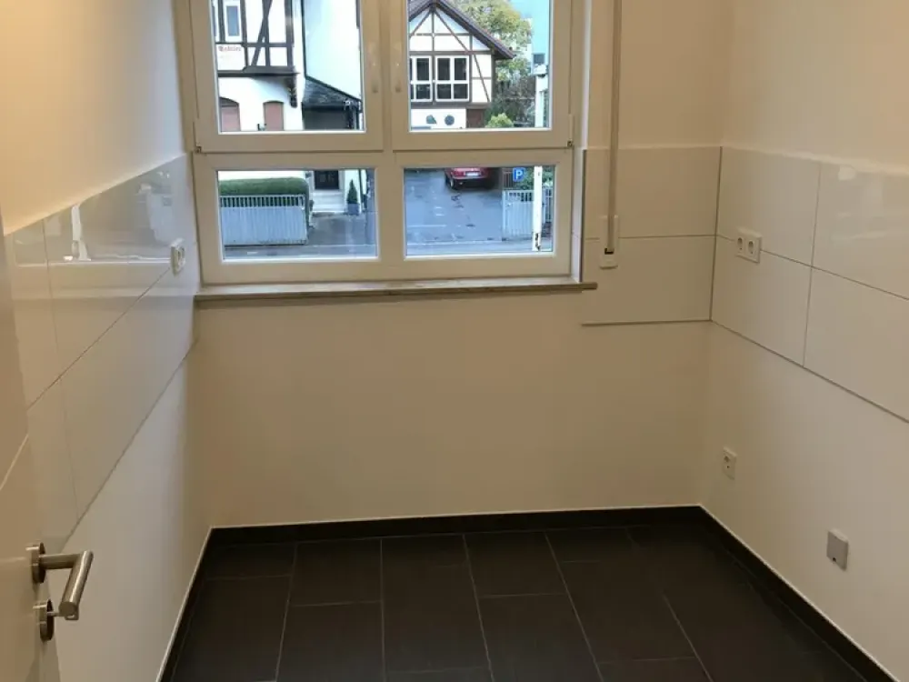 Exklusives, kernsaniertes Apartment (1ZKBB) mit Balkon im Zentrum von Bad Homburg