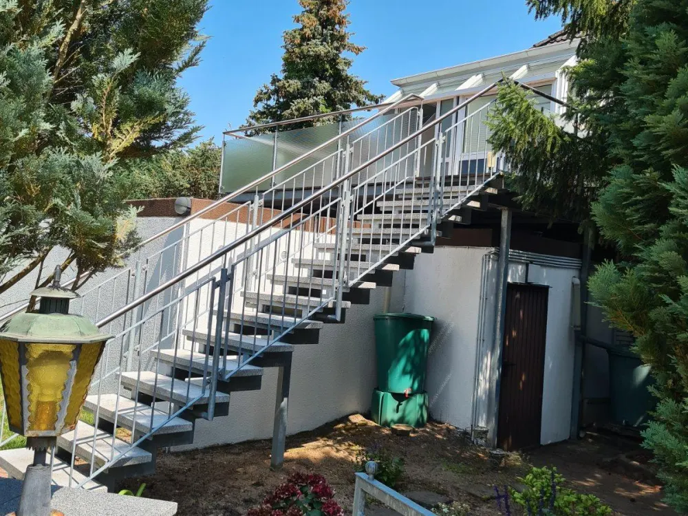 Schöne ruhige Wohnung mit Dachterrasse