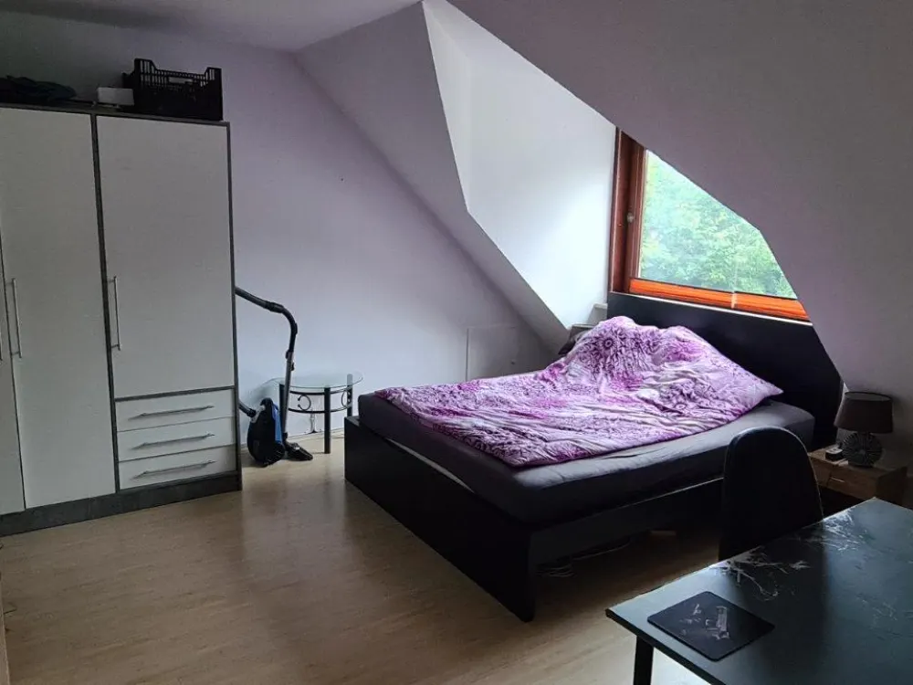 Schöne ruhige Wohnung mit Dachterrasse