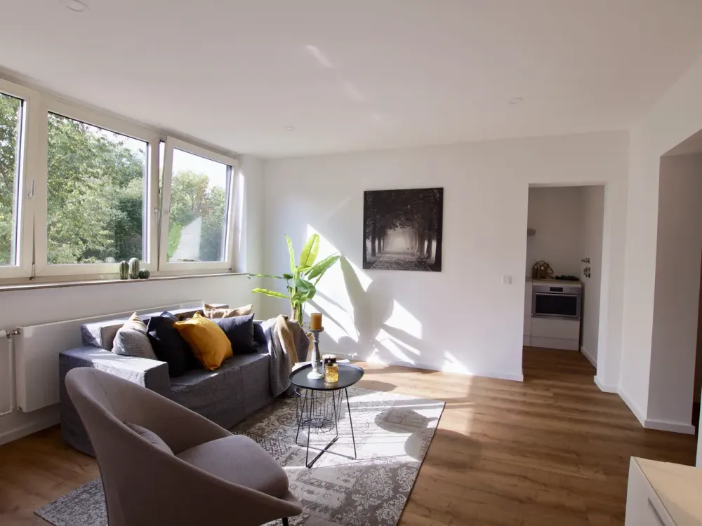 Lichtdurchflutete 2-Zimmer-Wohnung mit Loggia in Krefeld-Fischeln