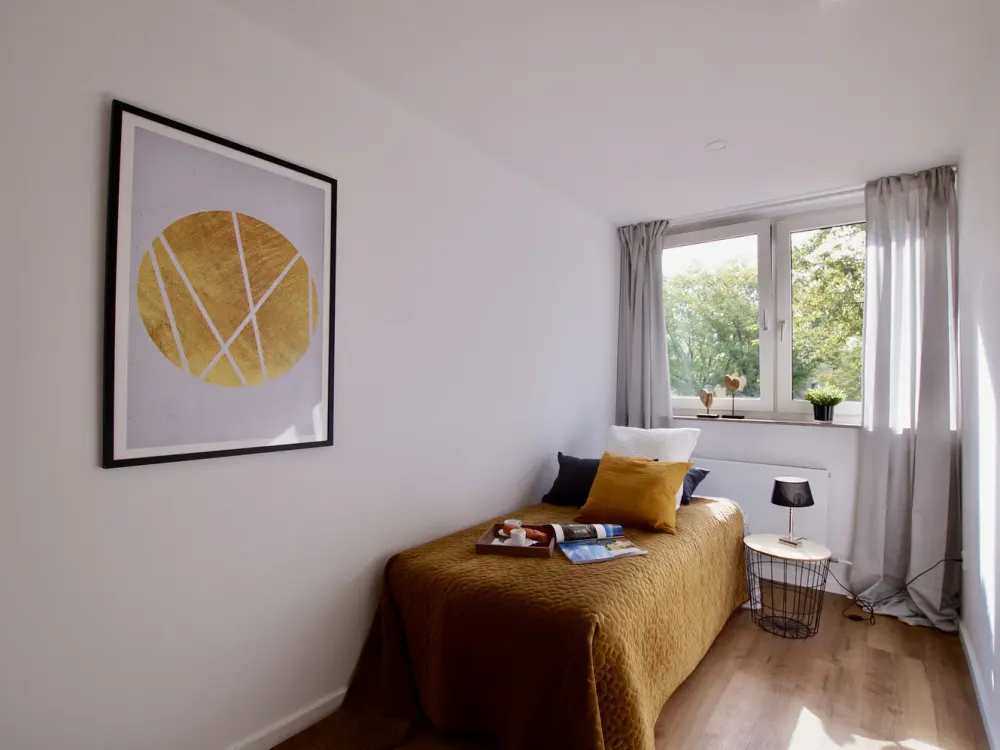Lichtdurchflutete 2-Zimmer-Wohnung mit Loggia in Krefeld-Fischeln
