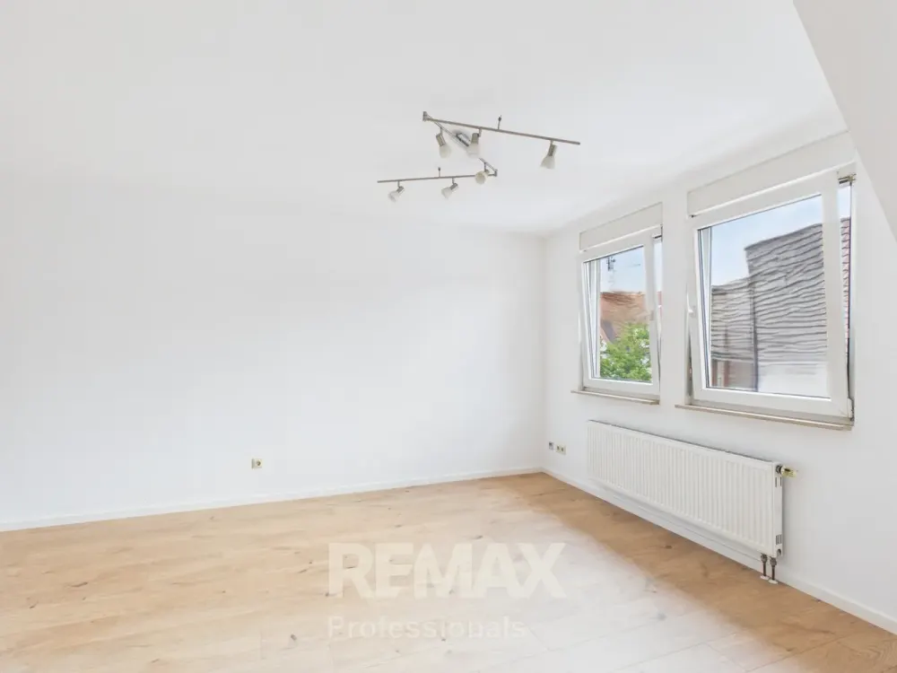 Great, bright 3-room maisonette apartment near the center in Fellbach