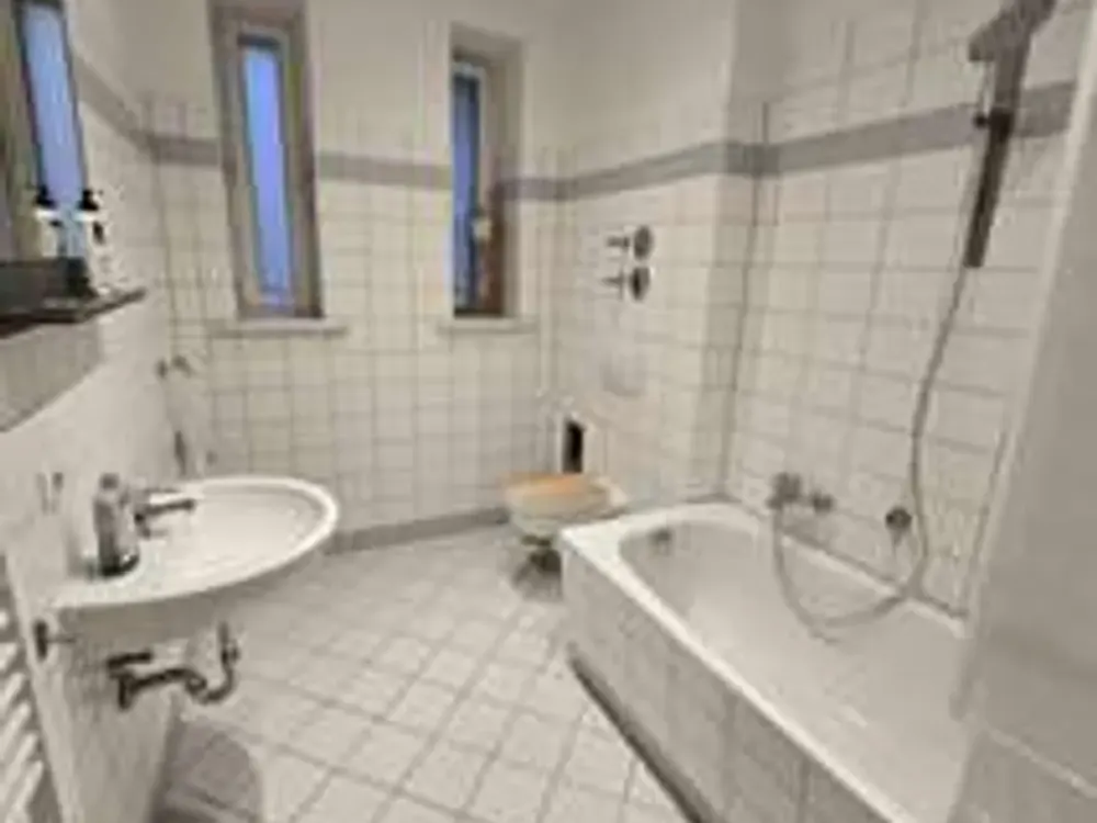 Schicke 3 Zi-Wohnung für Paar oder Junge Familie, MDR-Nähe, provisionsfrei !