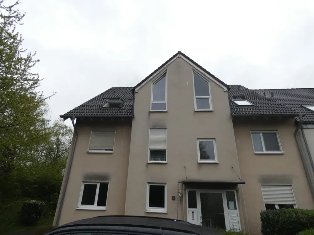 Living on Two Levels: Bright 3-Room Maisonette with Balcony and Garage