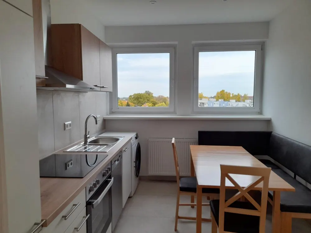 TOP renovated 4-room apartment