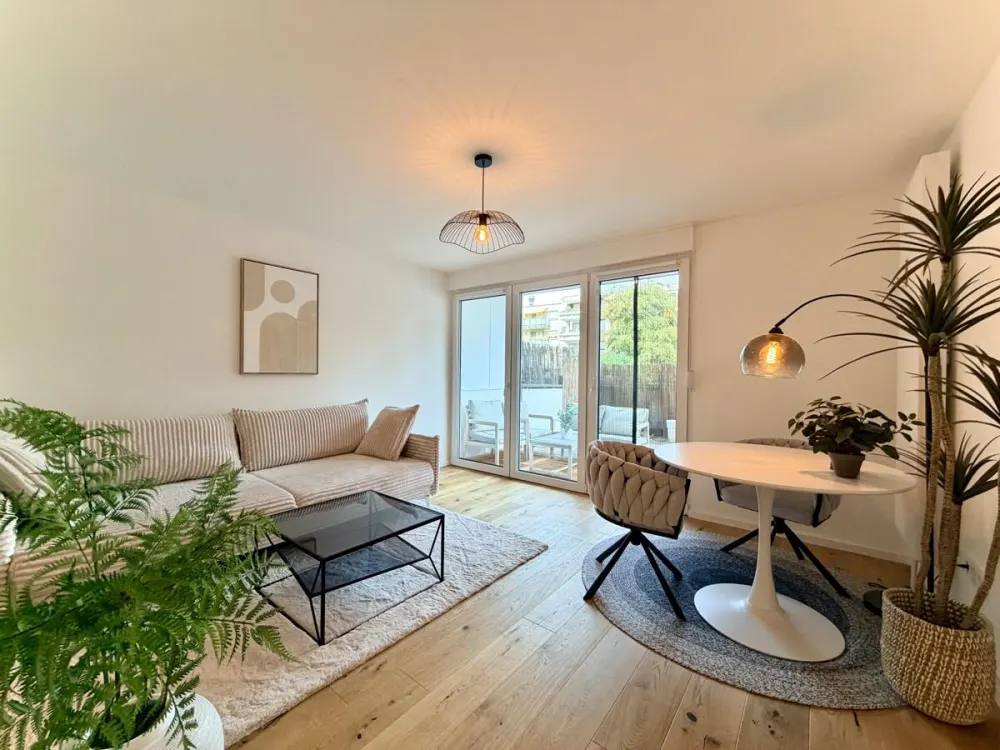 Stilvoll wohnen in Schwabing-West, Exklusive 1,5-Zimmer-Wohnung mit Sonnenterrasse