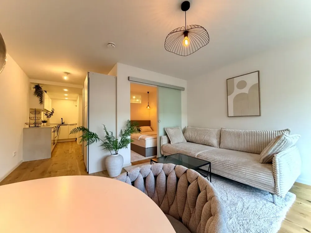 Stilvoll wohnen in Schwabing-West, Exklusive 1,5-Zimmer-Wohnung mit Sonnenterrasse