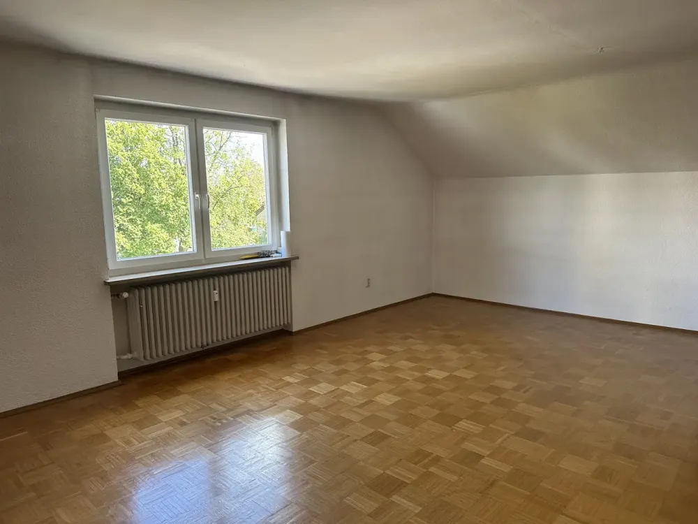 2.5-Room Attic Apartment in Neufahrn near Freising