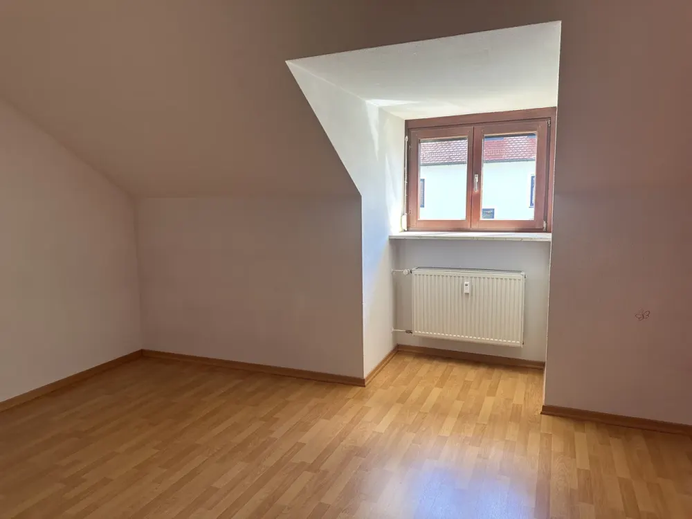 2.5-Room Attic Apartment in Neufahrn near Freising