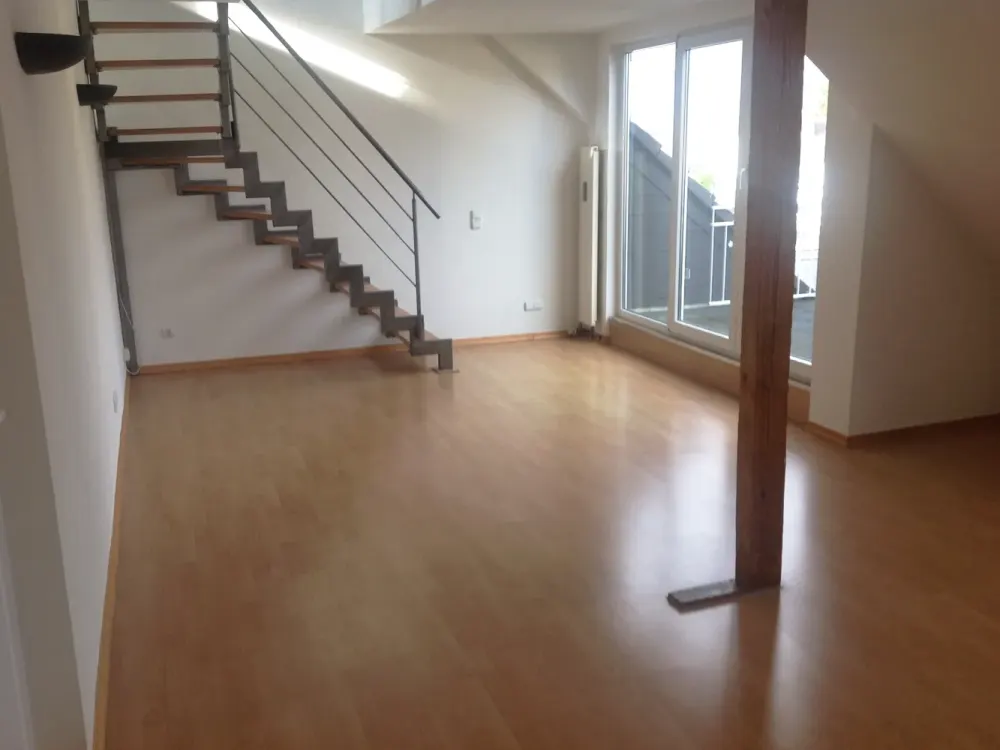 Loftartige Traum-Maissonette mit Balkon, 2 Bädern, großzügig geschnitten, ruhige Lage