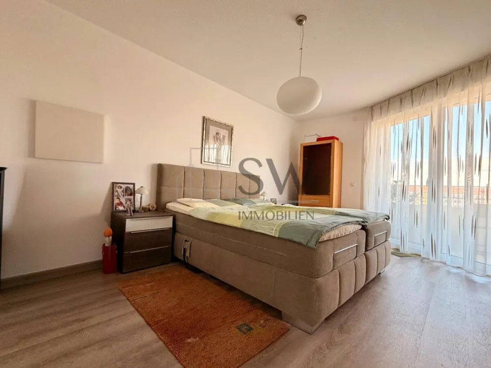 Stylish Living from 60! 2-Room Senior Apartment for Rent