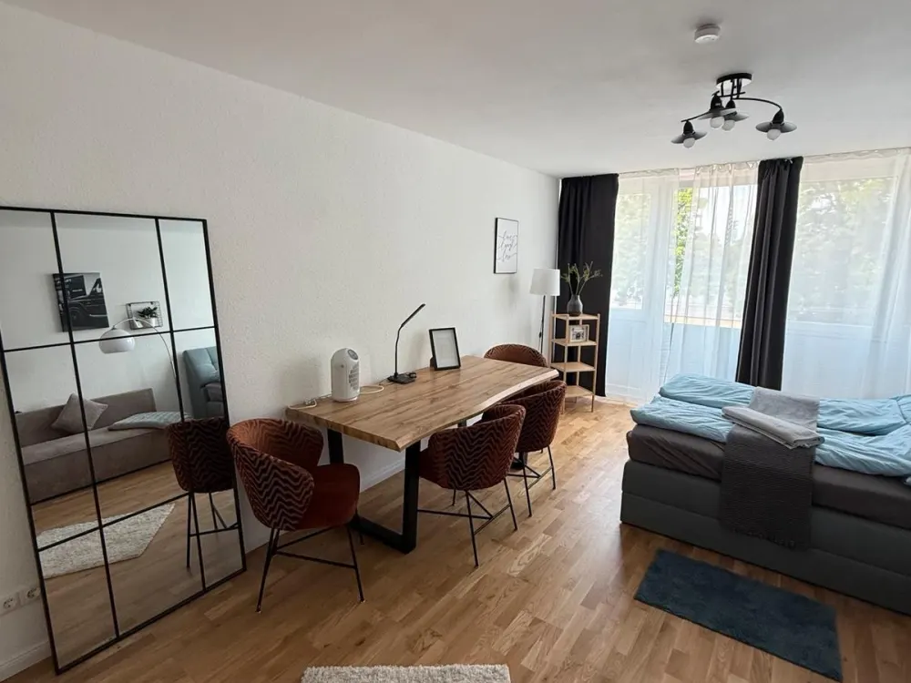 Vollmöbliertes Appartement mit Rheinblick in Köln Deutz