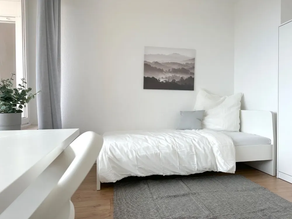 🏡 Möbliertes Zimmer frei in moderner 6er-WG, Wasgaustraße 45, Frankfurt am Main! - ab dem 01.09