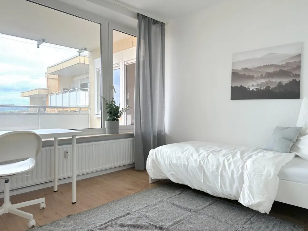 🏡 Möbliertes Zimmer frei in moderner 6er-WG, Wasgaustraße 45, Frankfurt am Main! - ab dem 01.09