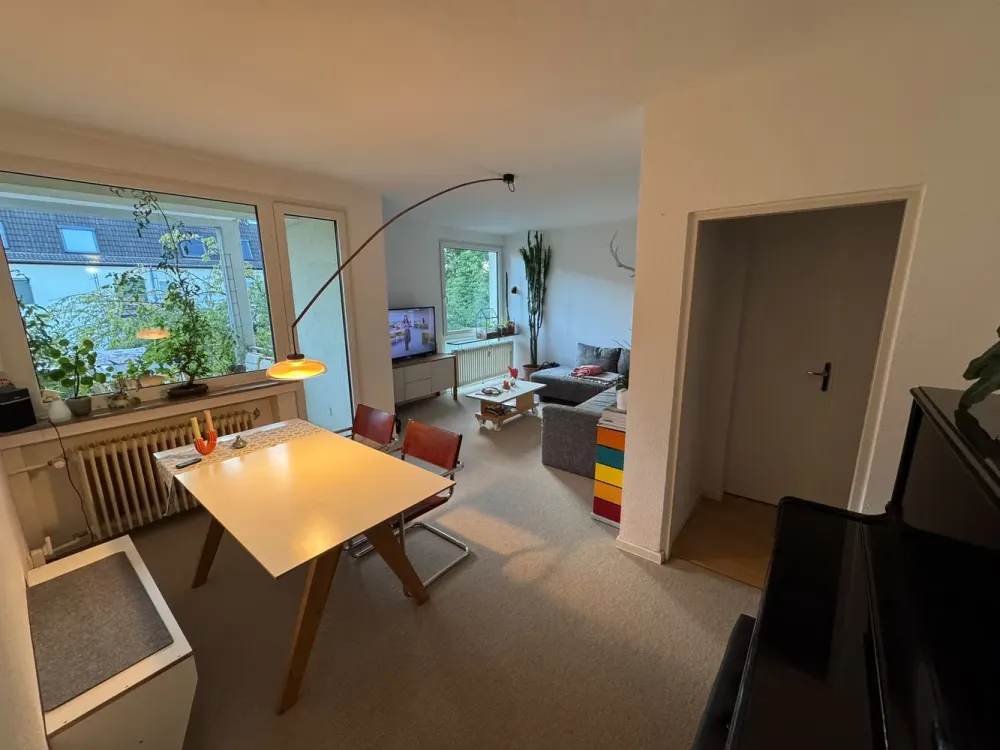 Helle Wohnung mit 3 Zimmern und Balkon in Köln-Junkersdorf