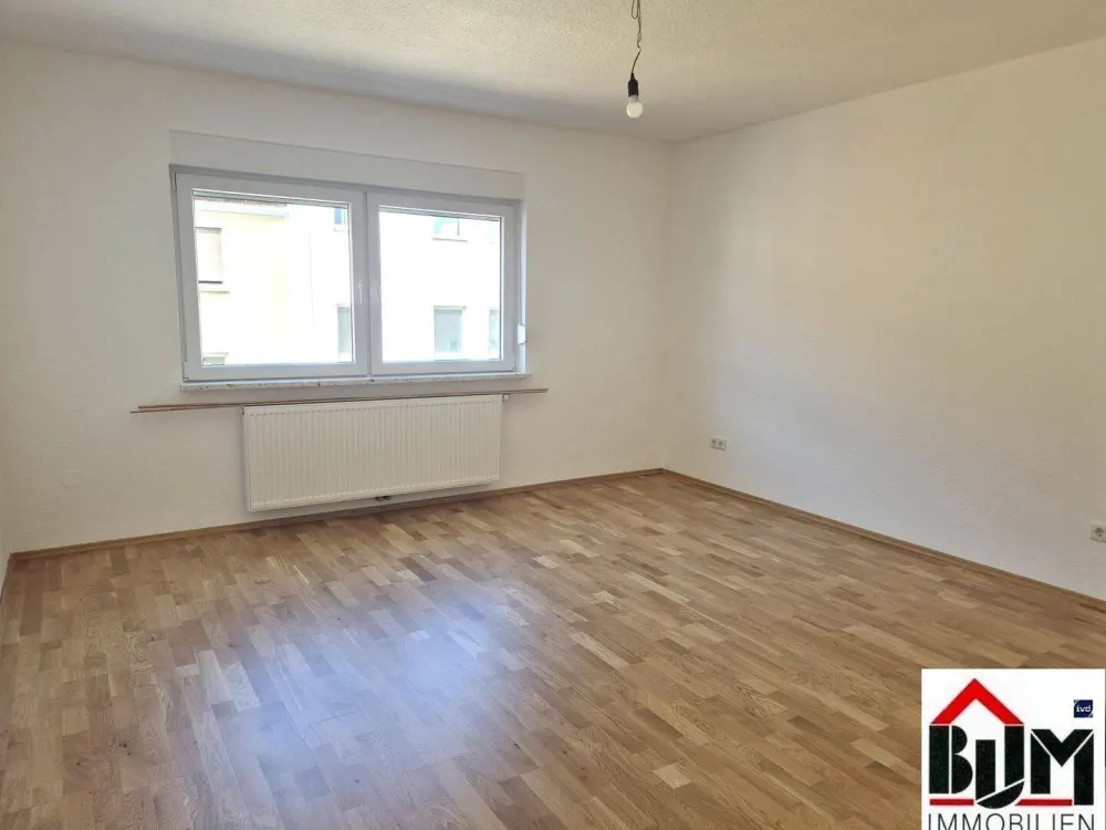 * Frisch modernisiert - hell - gepflegt - Balkon - neue Bad mit Fenster*