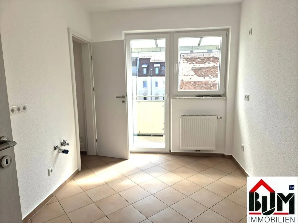 * Frisch modernisiert - hell - gepflegt - Balkon - neue Bad mit Fenster*