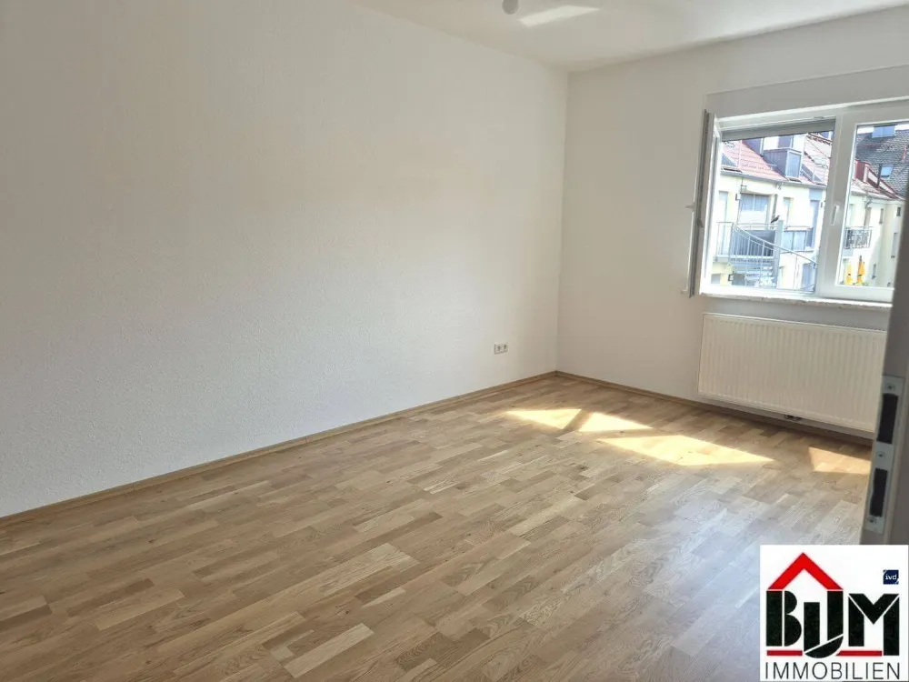 * Frisch modernisiert - hell - gepflegt - Balkon - neue Bad mit Fenster*