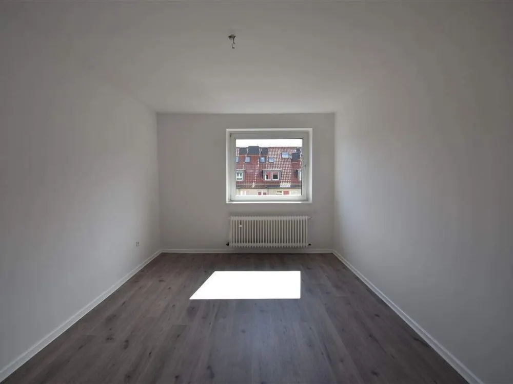 Auch als WG geeignet! Renovierte 2-Zi-Whg mit Balkon