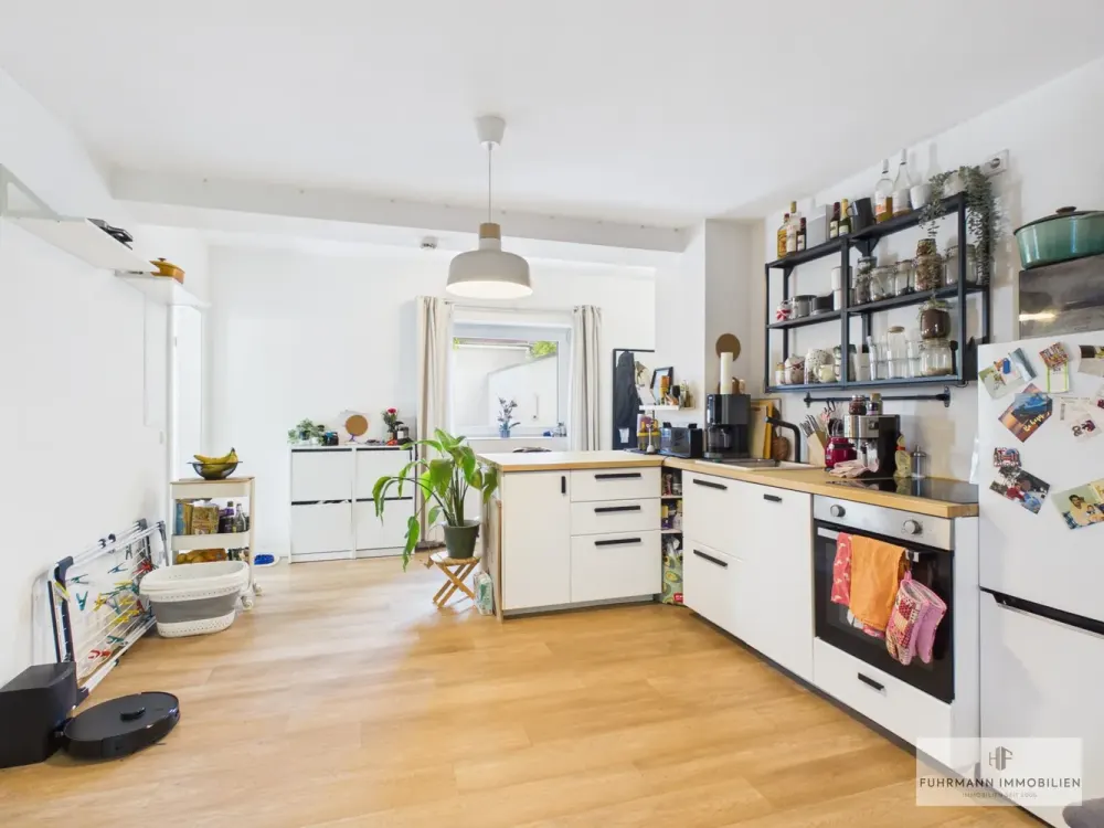 Modern wohnen: Helle 2-Zimmer-Wohnung mit Balkon und zwei direkten Balkonzugängen