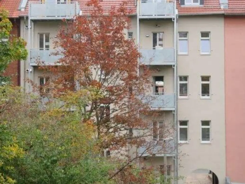 Gründerzeit Building - Great 3-Room Apartment with Elevator and Balcony in a Good Location