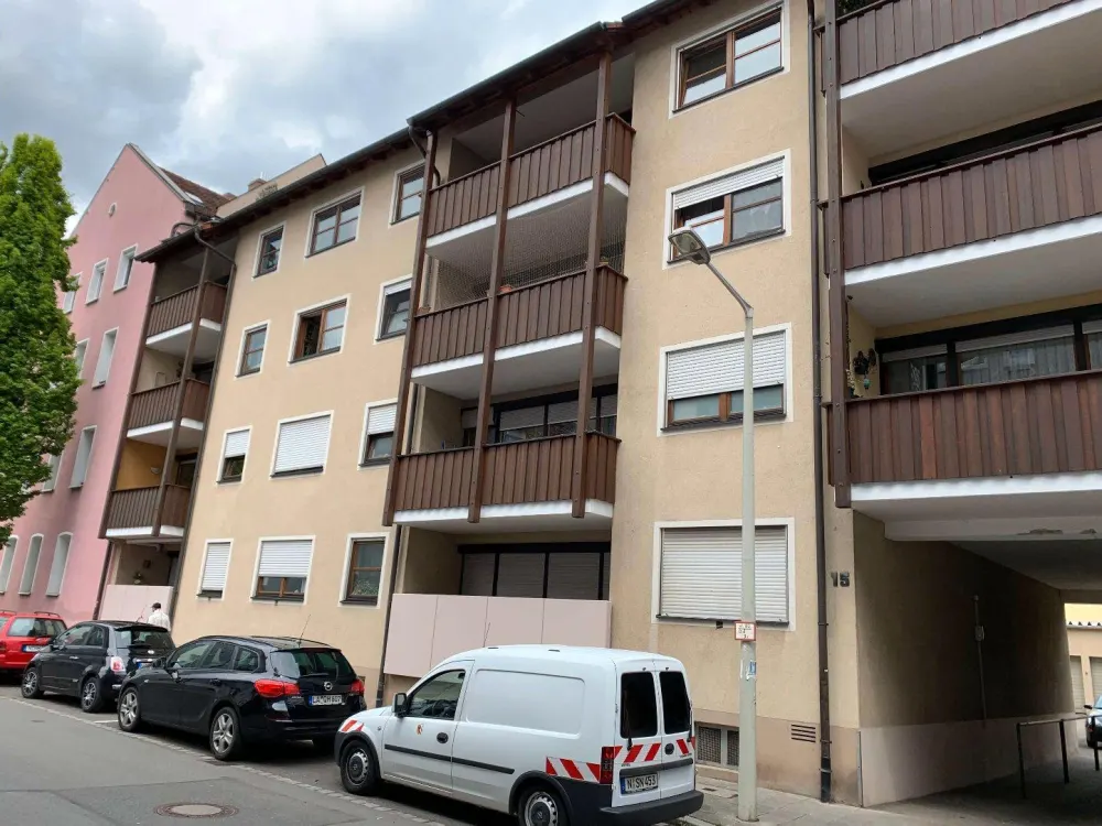 Schöne helle 2-Zimmer-Wohnung mit EBK und Balkon