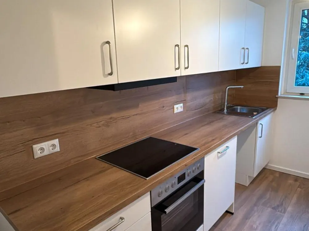 Große, kernsanierte 3 ZKB mit Stellplatz und Balkon