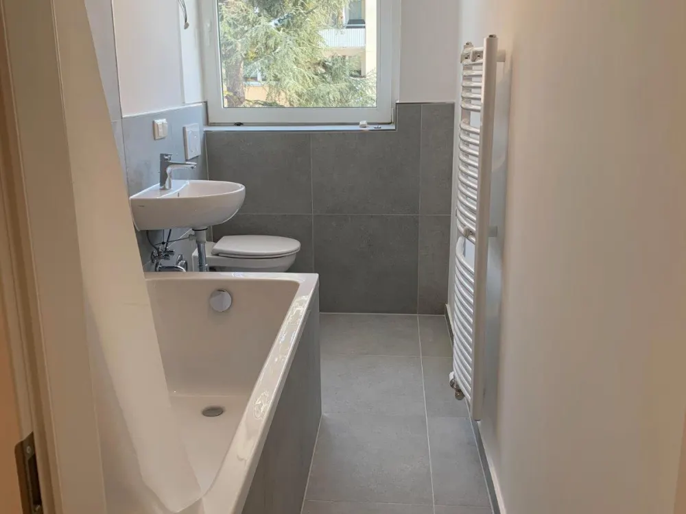 Große, kernsanierte 3 ZKB mit Stellplatz und Balkon
