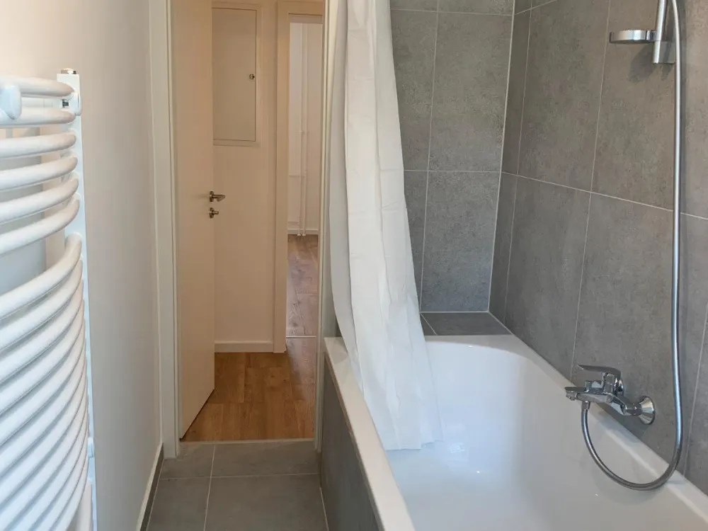 Große, kernsanierte 3 ZKB mit Stellplatz und Balkon