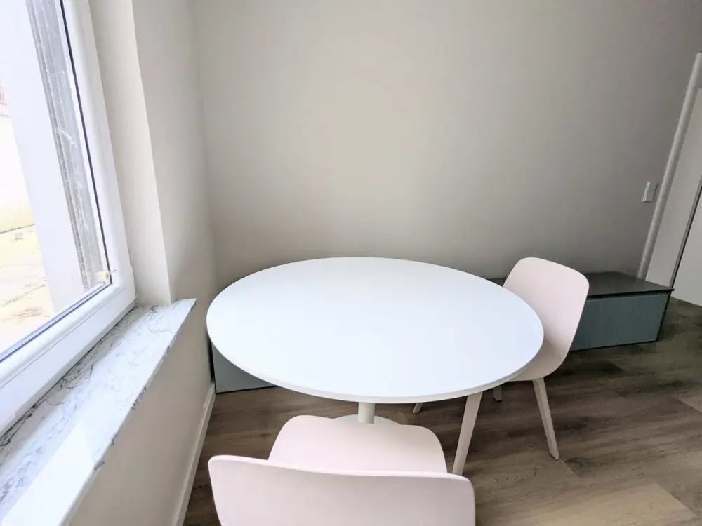 Top Lage direkt an der Eilenriede. Nähe MHH und List. Hochwertig möblierte 1,5-Zimmer Wohnung.