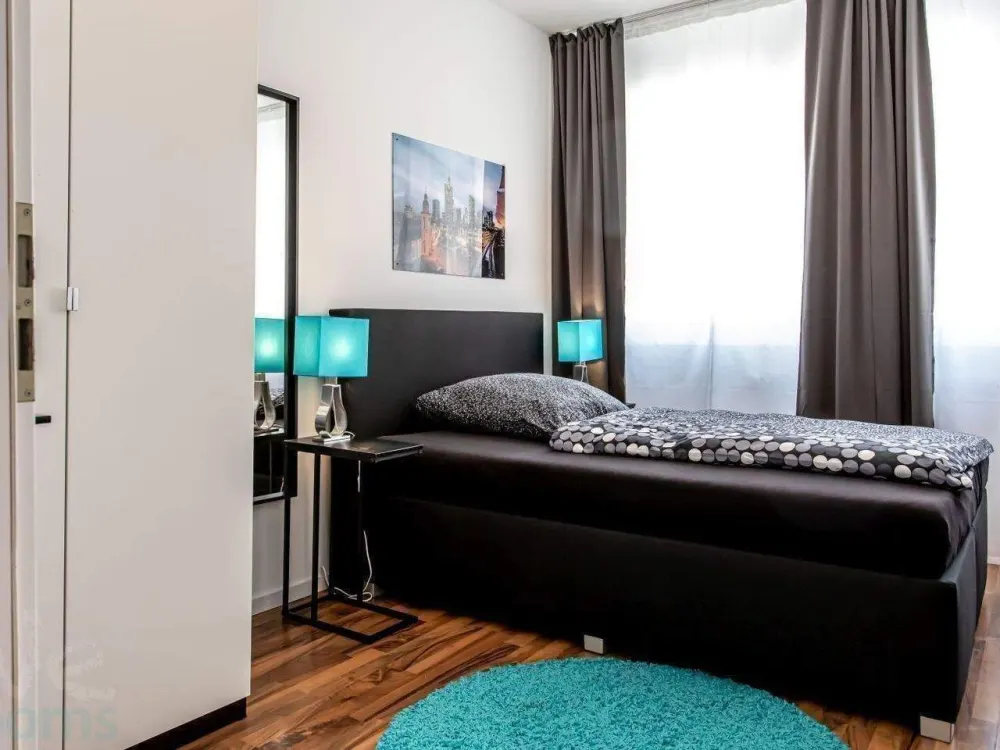 Ab Sofort - modernes und gemütliches Zimmer in 5er WG - mitten im Bahnhofsviertel