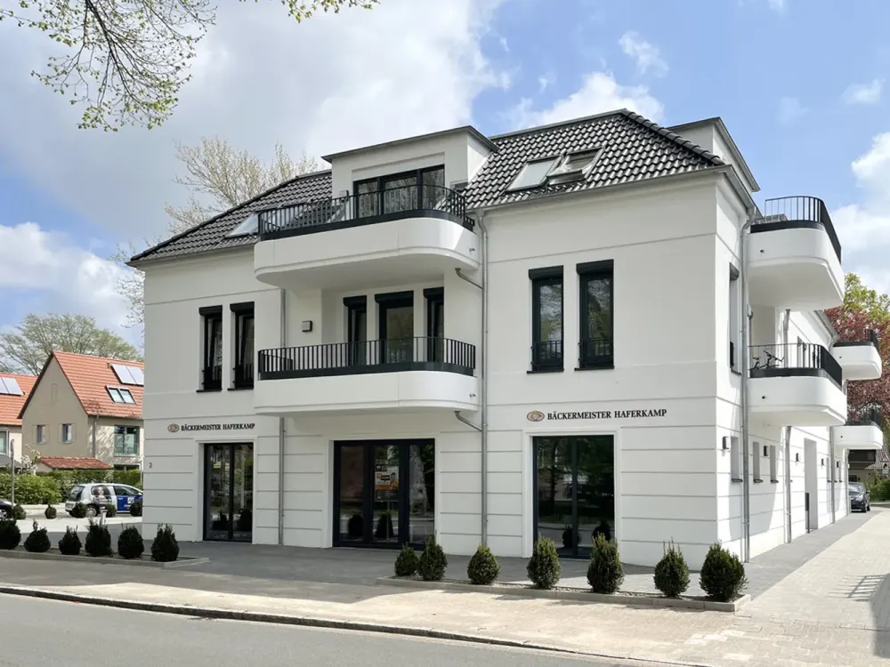 TOP modern 2-room apartment with large balcony and fitted kitchen in Habenhausen