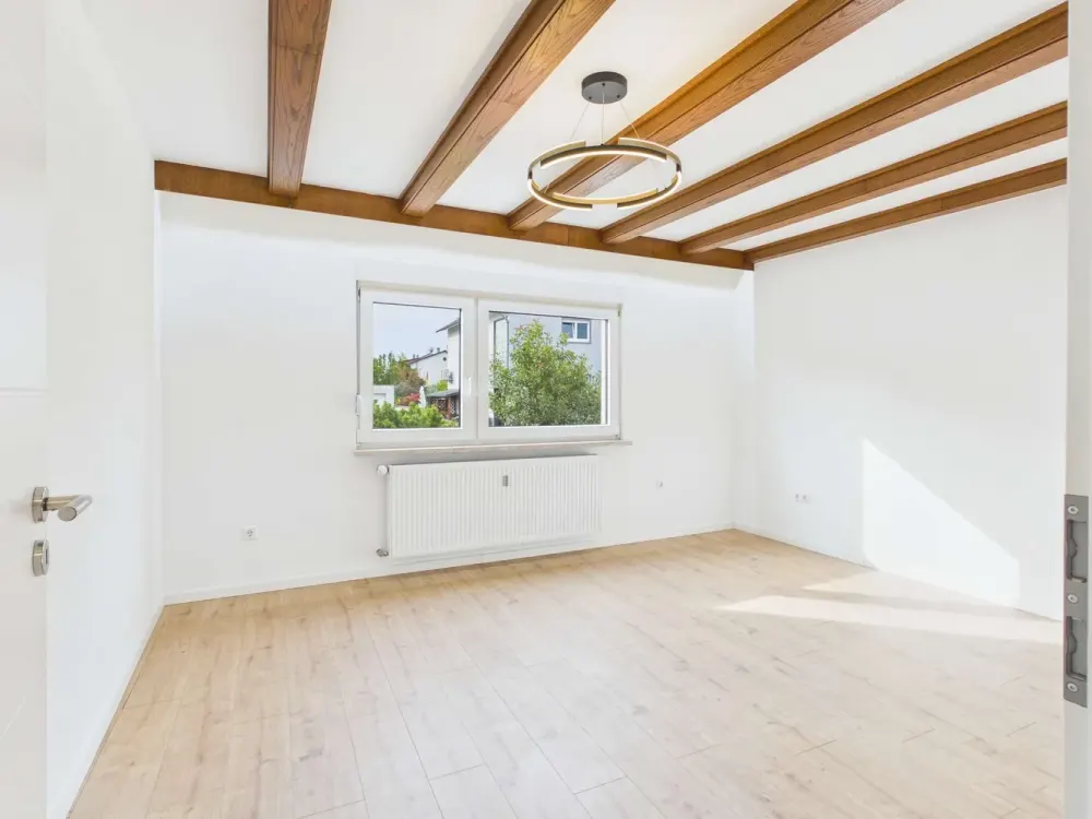 شقة أنيقة من 3 غرف مع مطبخ جديد في Karlsdorf - أول سكن بعد التجديد