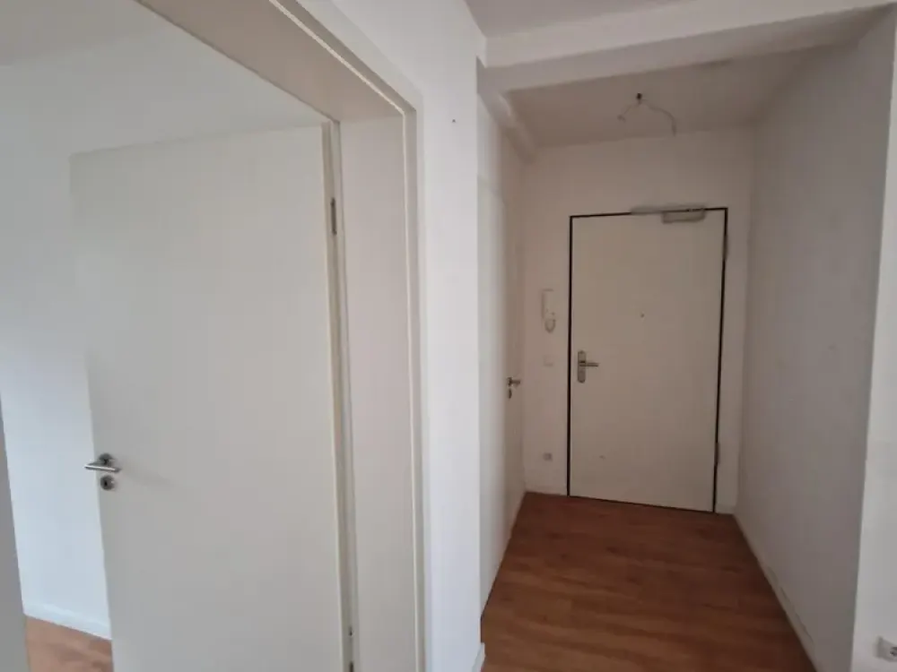 Helle 2-Zimmer-Erdgeschosswohnung mit Terrasse und offener Küche in Berlin-Spandau