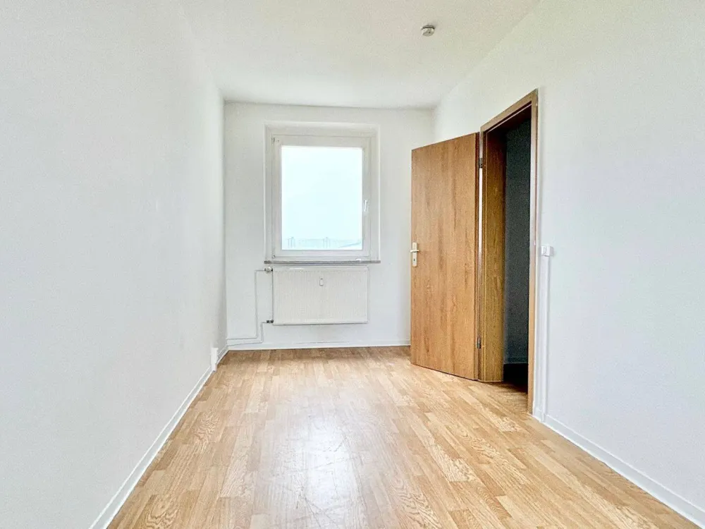 WG-geeignet! 3-Zimmer-Wohnung mit Balkon und Dusche in Rostock-Evershagen