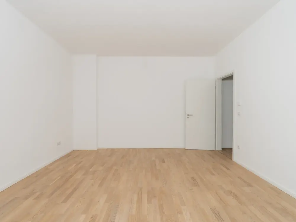 Erstbezug am Herrfurthplatz: 3,5-Zimmer-Dachgeschoss mit Terrasse & Klimaanlage