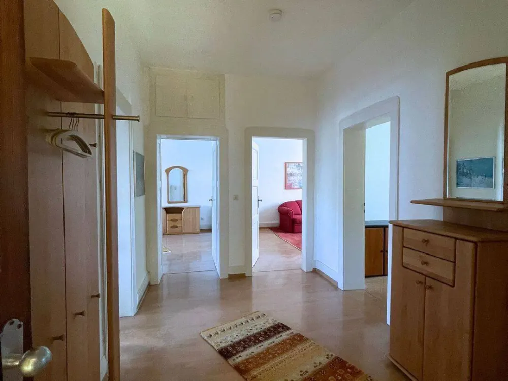 F-Dichterviertel: helle, charmant möblierte 3-Zimmer-Altbau-Wohnung