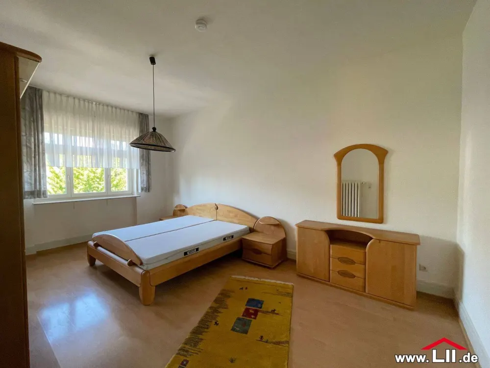 F-Dichterviertel: helle, charmant möblierte 3-Zimmer-Altbau-Wohnung