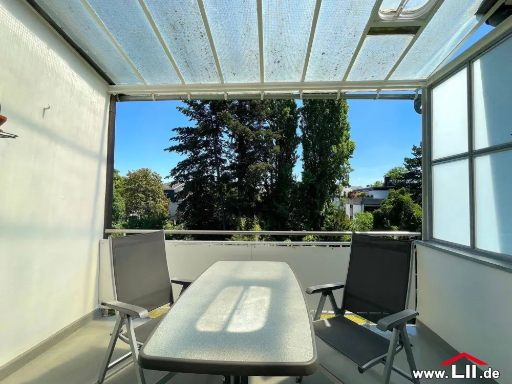 F-Dichterviertel: helle, charmant möblierte 3-Zimmer-Altbau-Wohnung