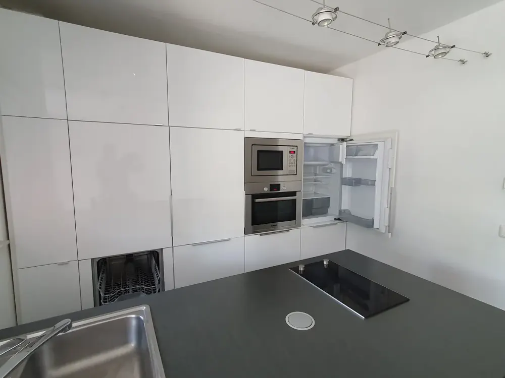 Vollmöblierte helle 1 ZWhg, top Küche, großer Balkon, Fußbodenheizung, geringe Nebenkosten