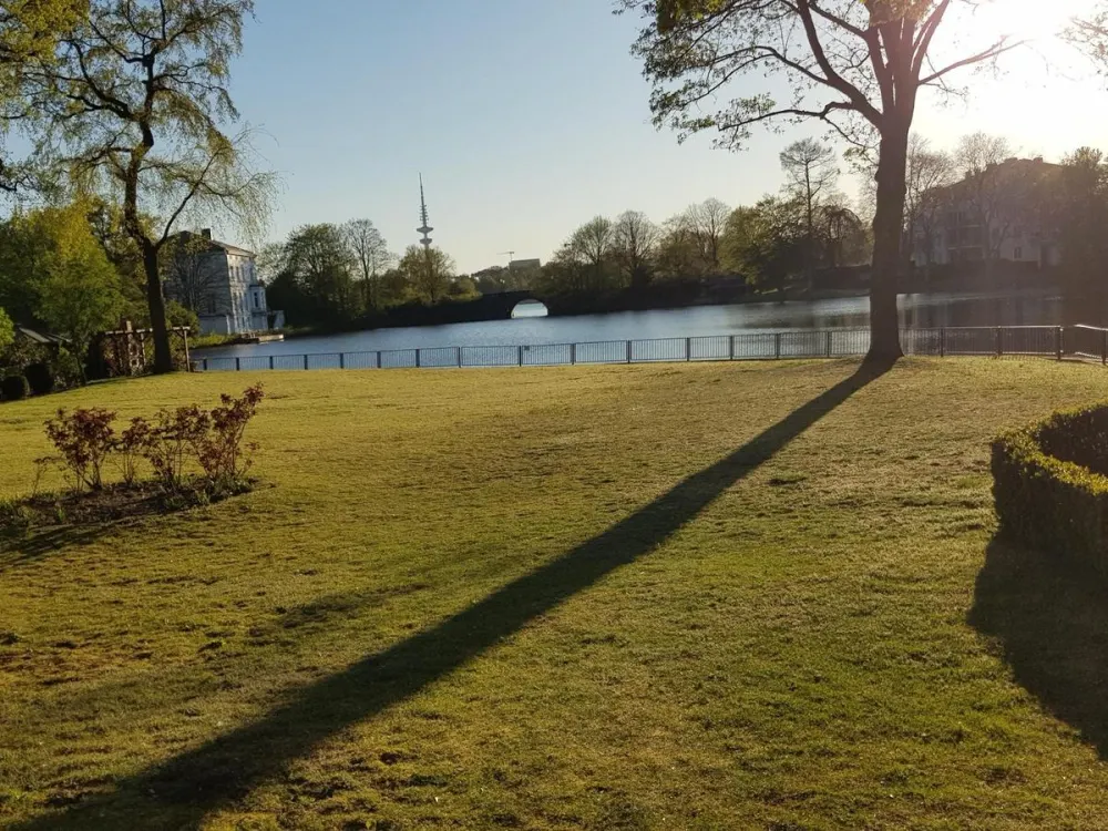 JOKER : 2 Zi. möbliert direkt an der Alster mit Garten Süd-West - BLICK auf den FEENTEICH