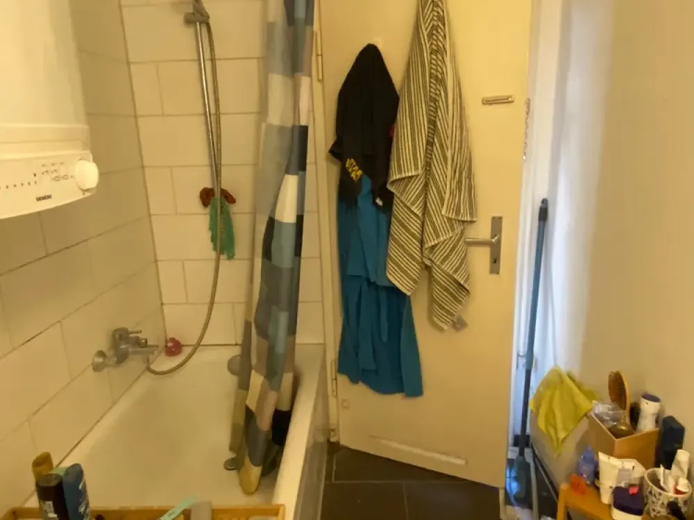 Zentrale, ruhige 2-Zimmer-Wohnung mit Balkon am Olgaeck, Stuttgart-Mitte, sofort einzugsbereit